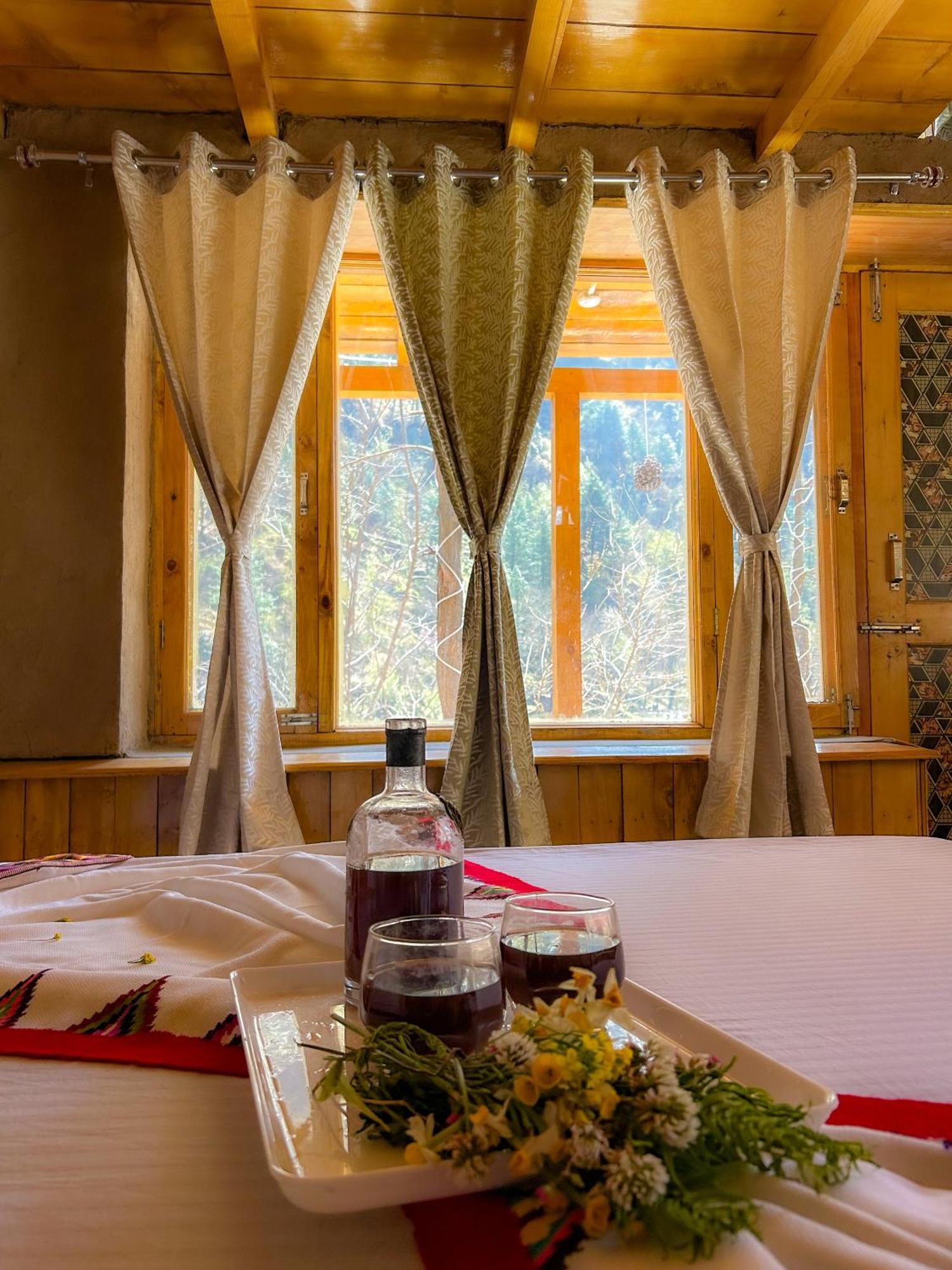 Sainj Riverside Cottages ภายนอก รูปภาพ