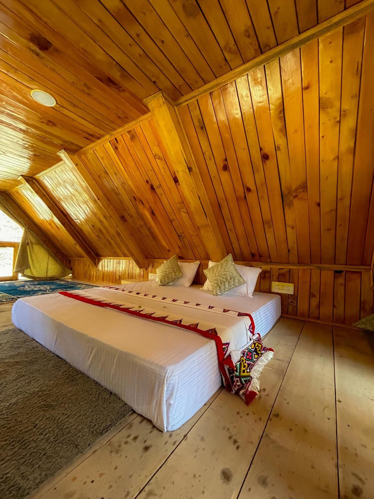 Sainj Riverside Cottages ภายนอก รูปภาพ