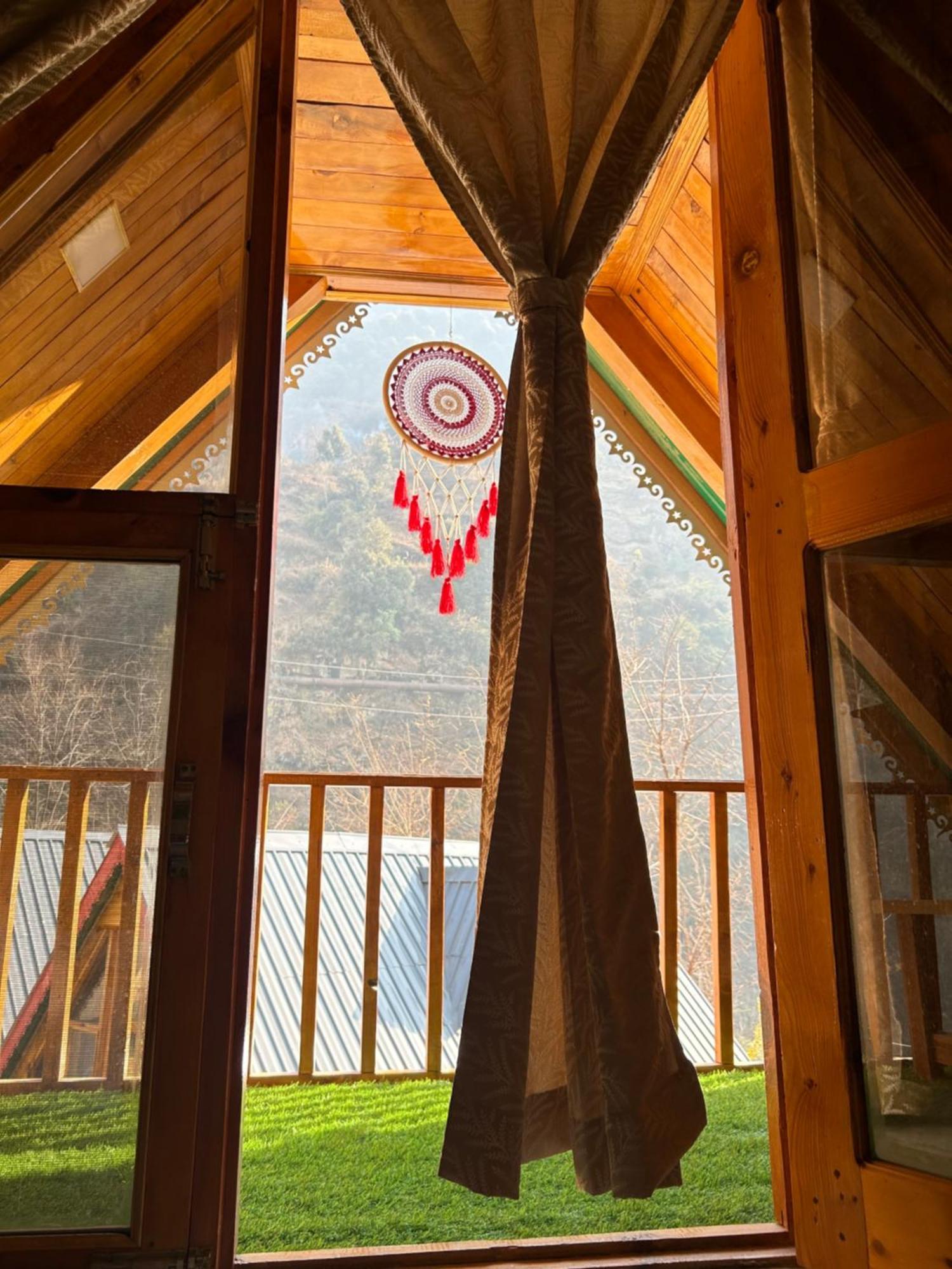 Sainj Riverside Cottages ภายนอก รูปภาพ
