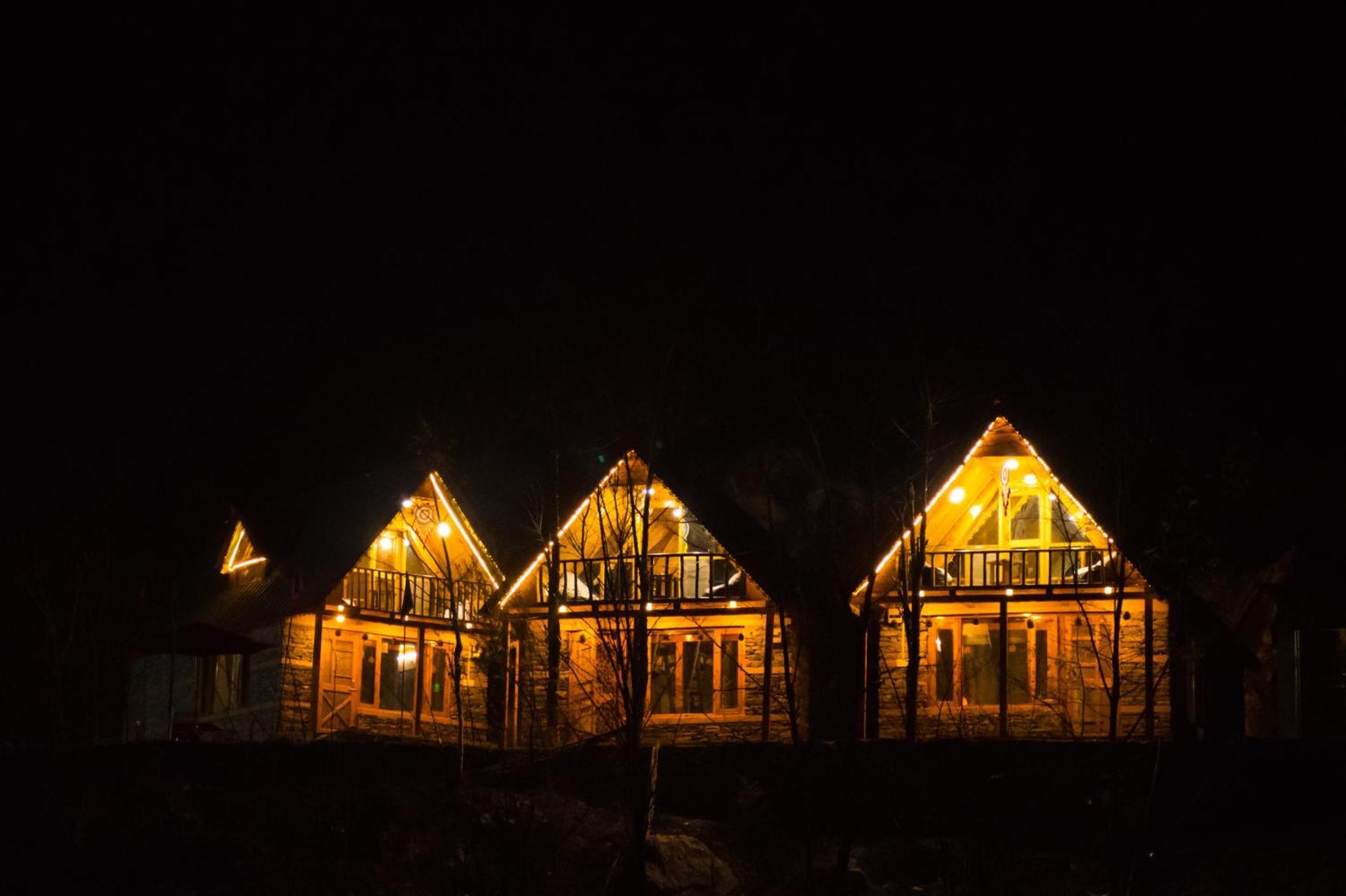 Sainj Riverside Cottages ภายนอก รูปภาพ